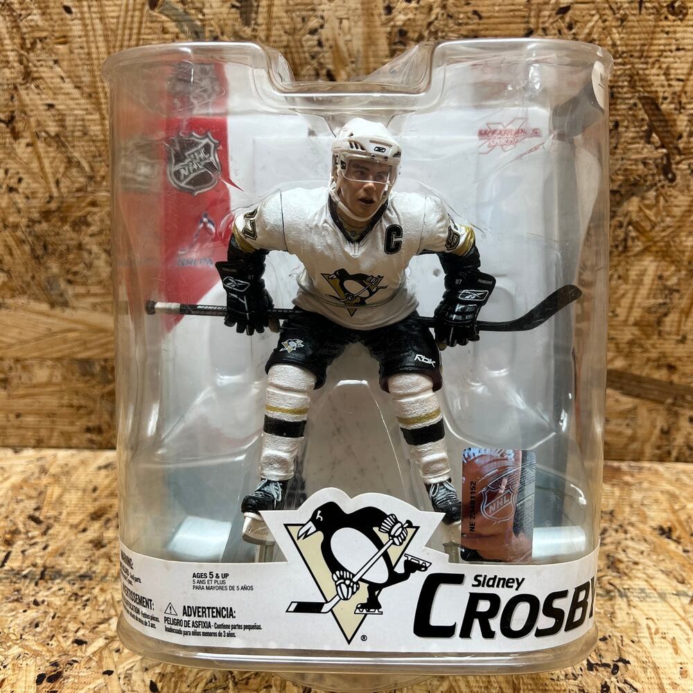 McFarlane Toys 2007 Action Figure Sidney Crosby NHL Pittsburgh Penguins